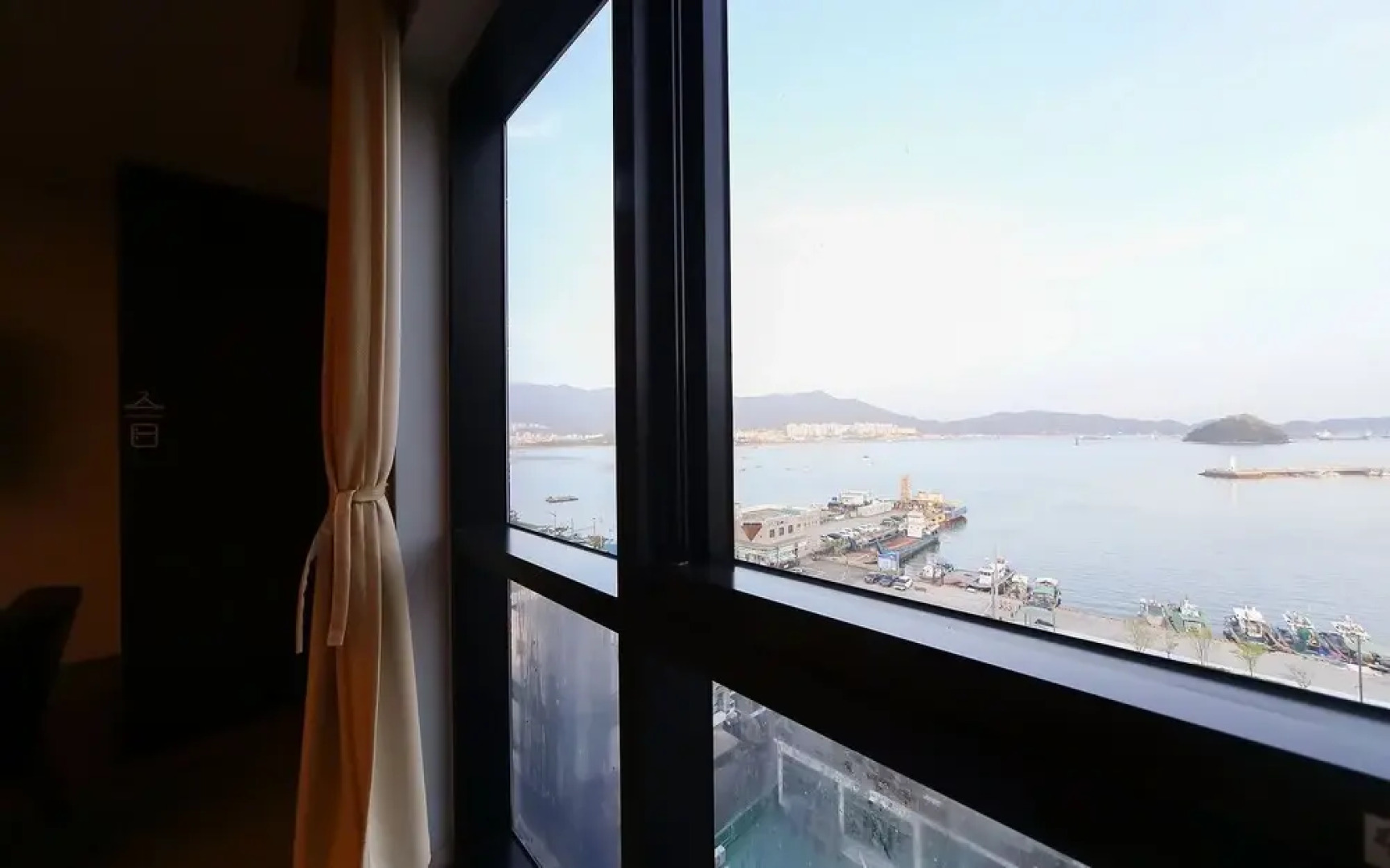 Changwon Jinhae Lewis Hotel