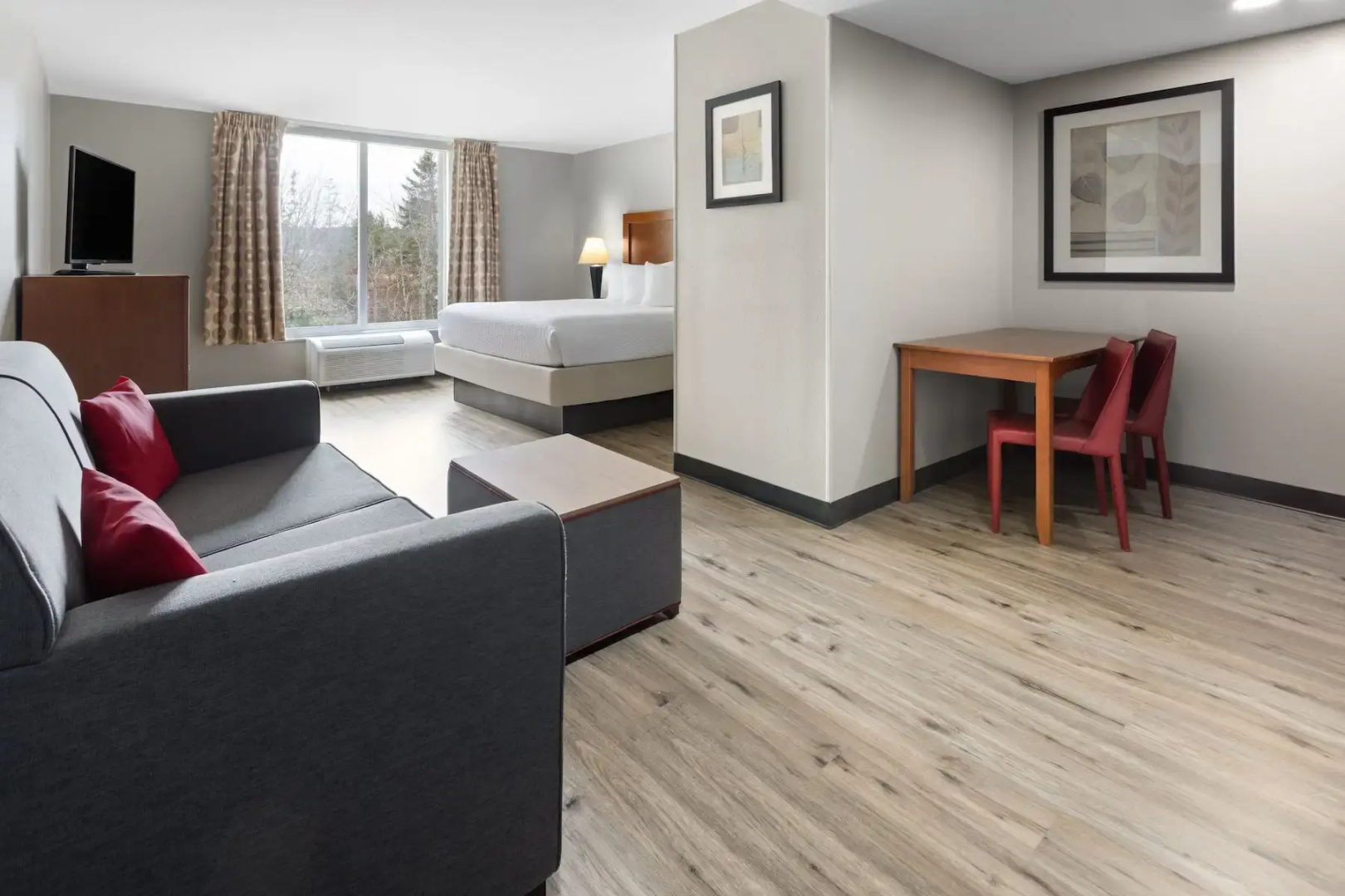 Ramada Ellsworth