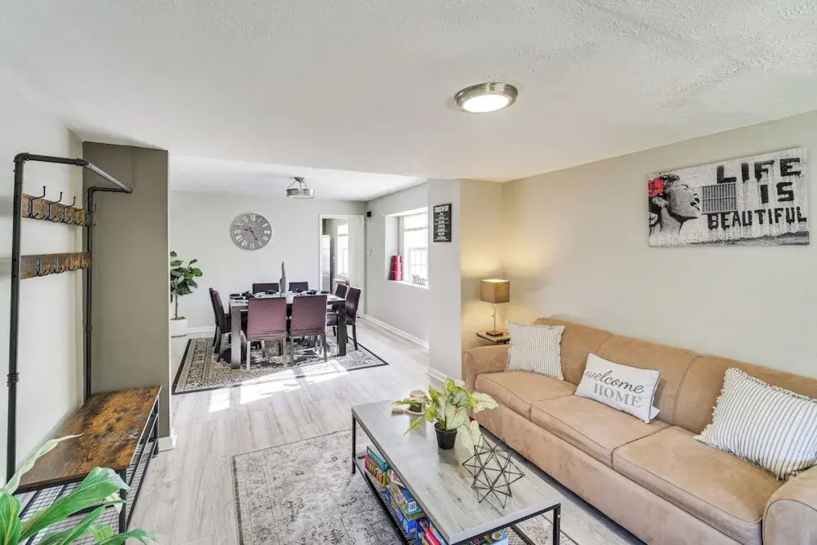 8 Mi to Dtwn: Cleveland Family Home