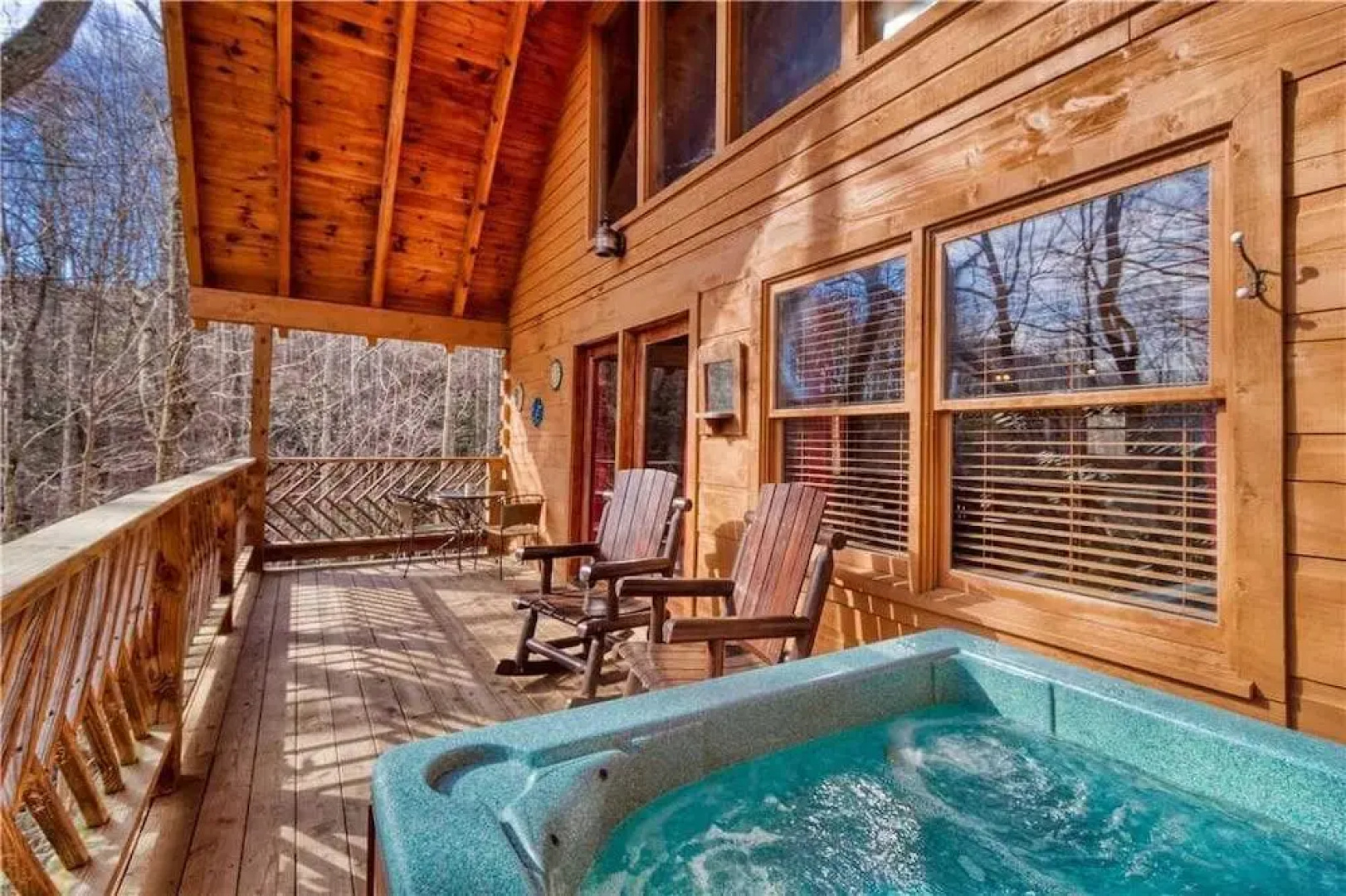Above Ole Smokys Clouds - One Bedroom Cabin