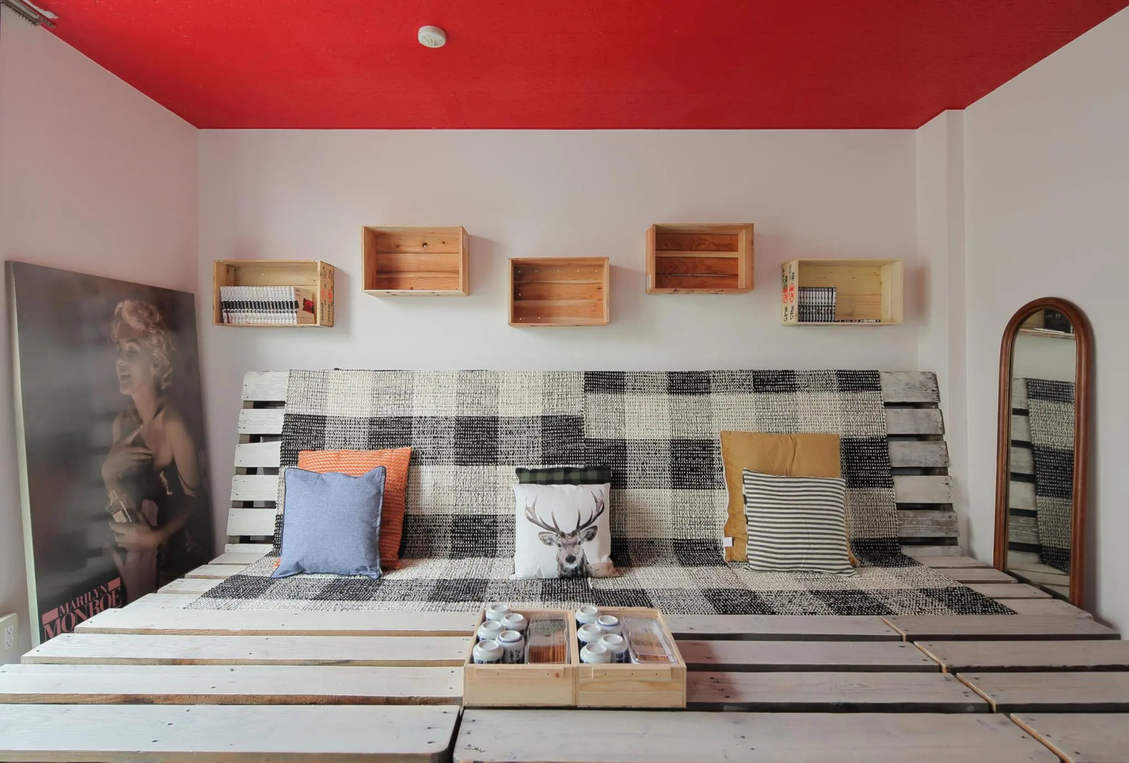 Music Uni Street Backpackers Hotel