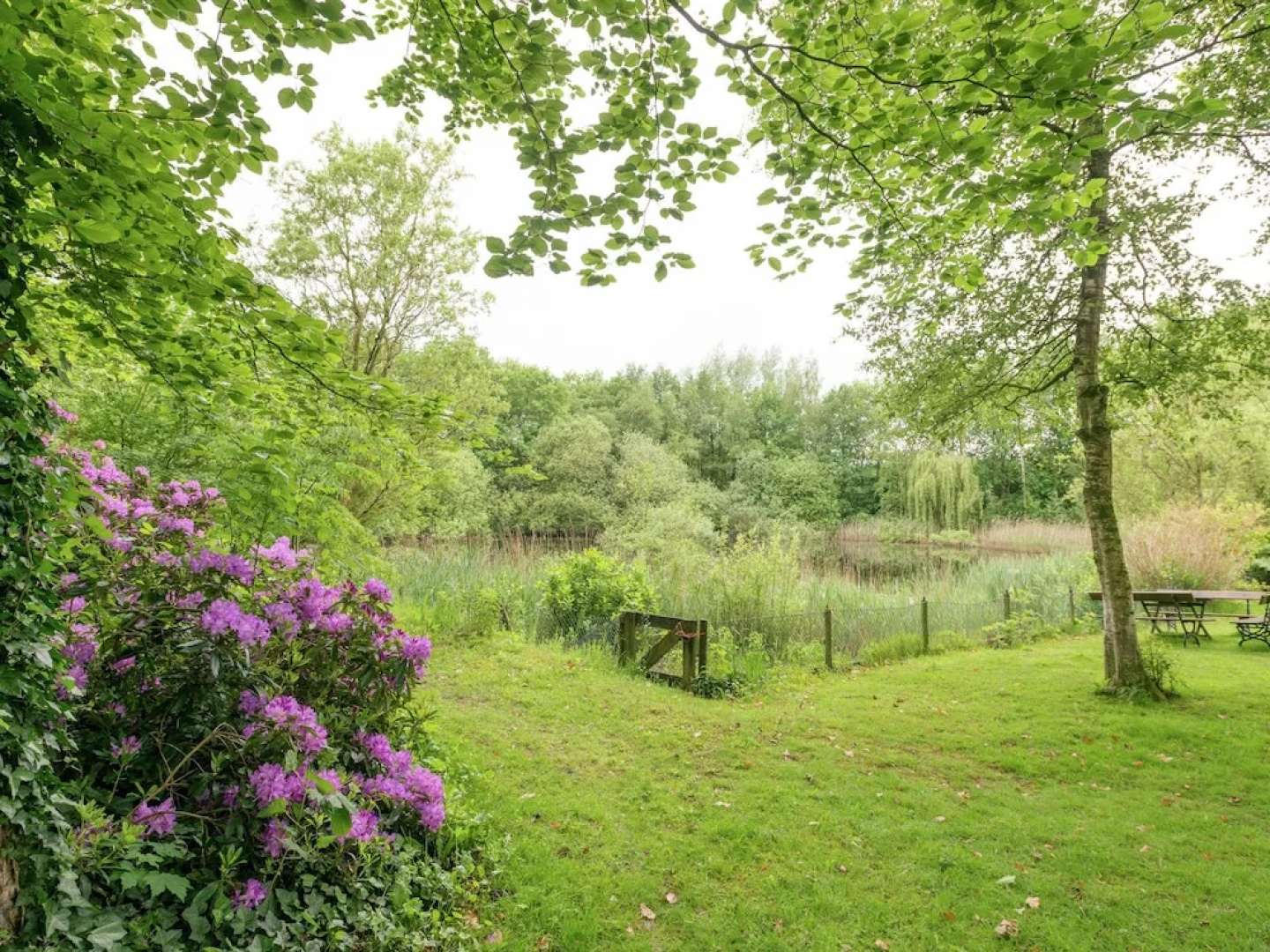 Secluded Farmhouse in Balkbrug with Hot Tub