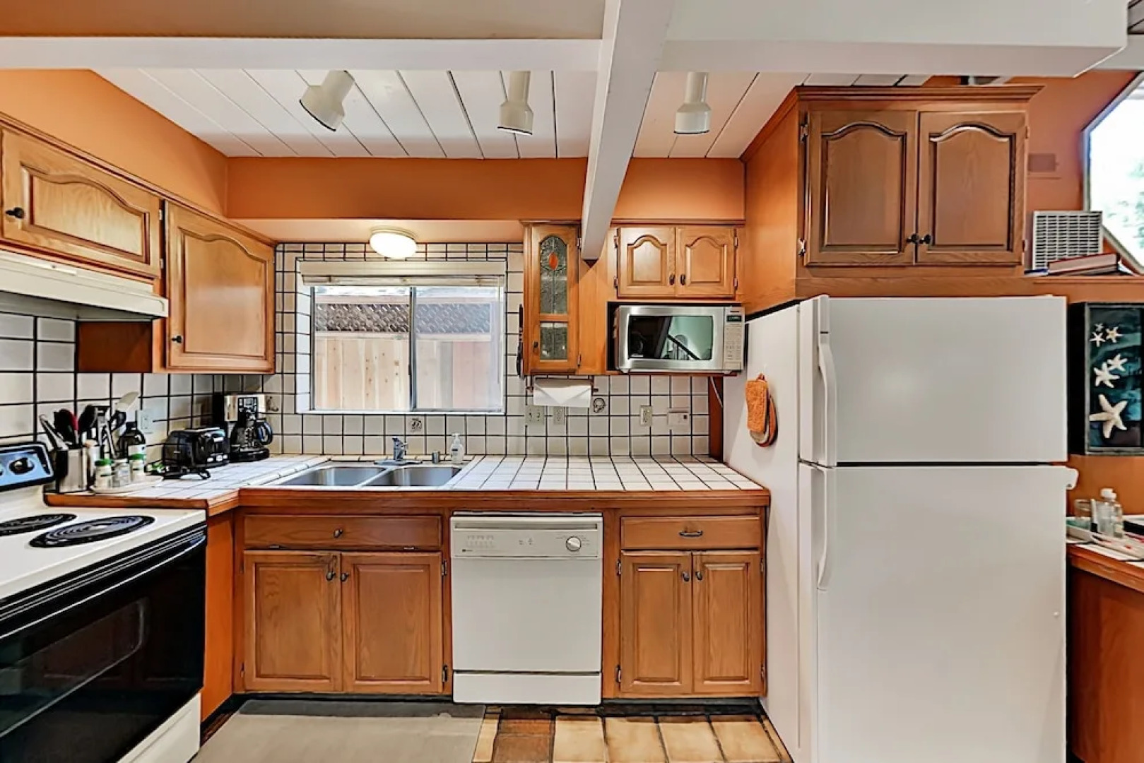 240moose 3 Bedroom Home