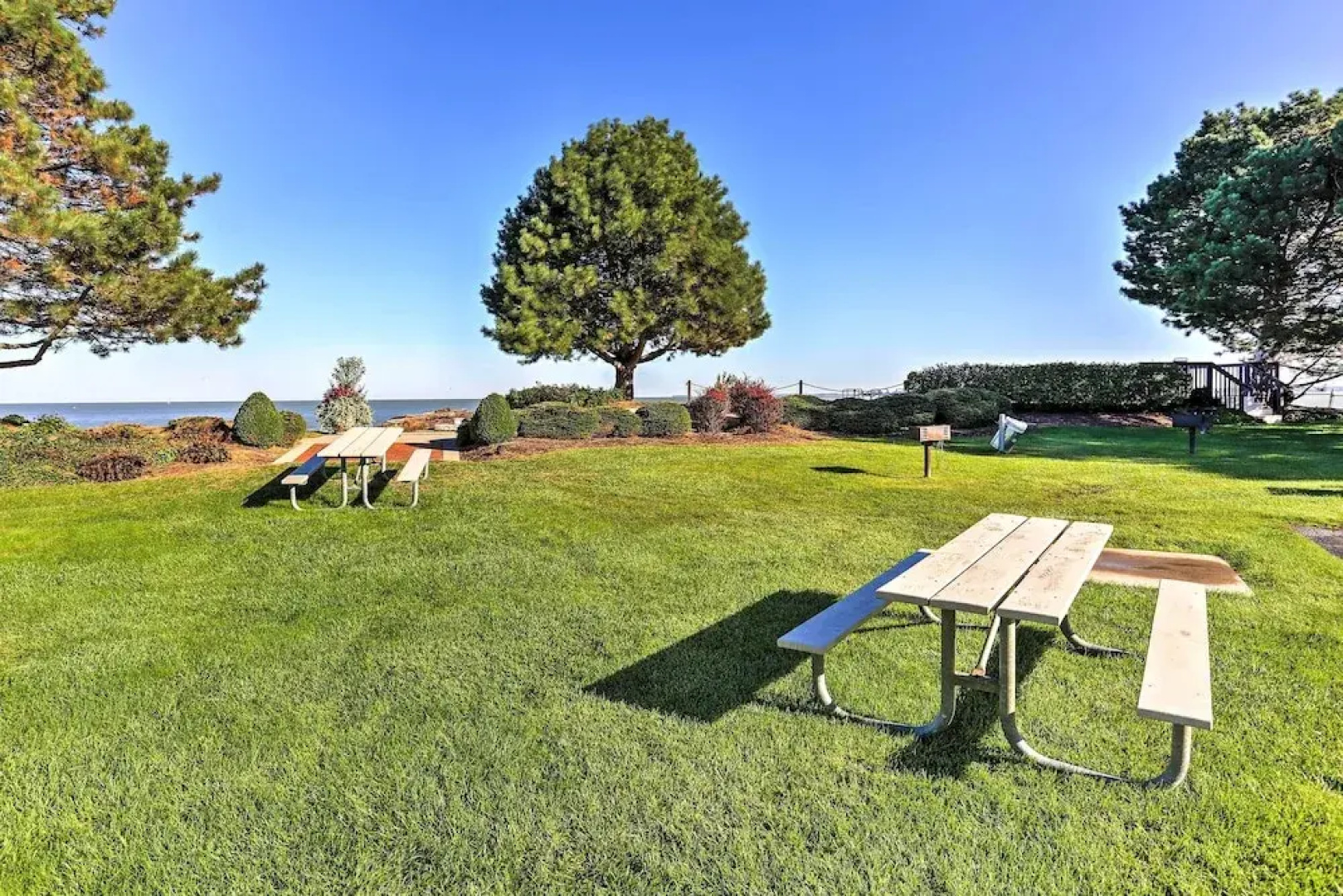 The Shores Condo w/ Beach Access < 2 Mi to Dtwn!
