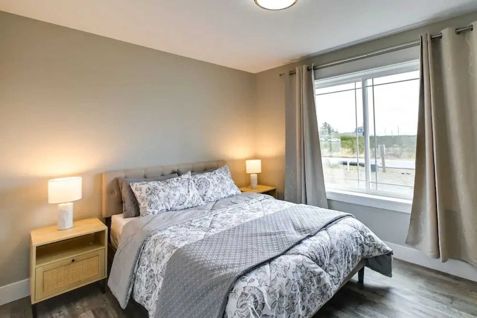 Ocean Shores Home w/ Game Room - Walk to Beaches!