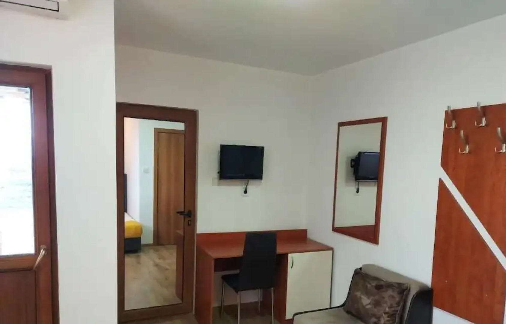 Sharkov Family Hotel