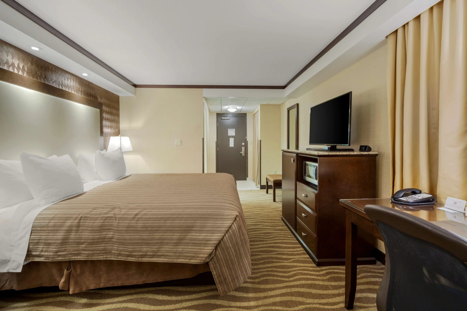 Best Western Premier Denham Inn & Suites