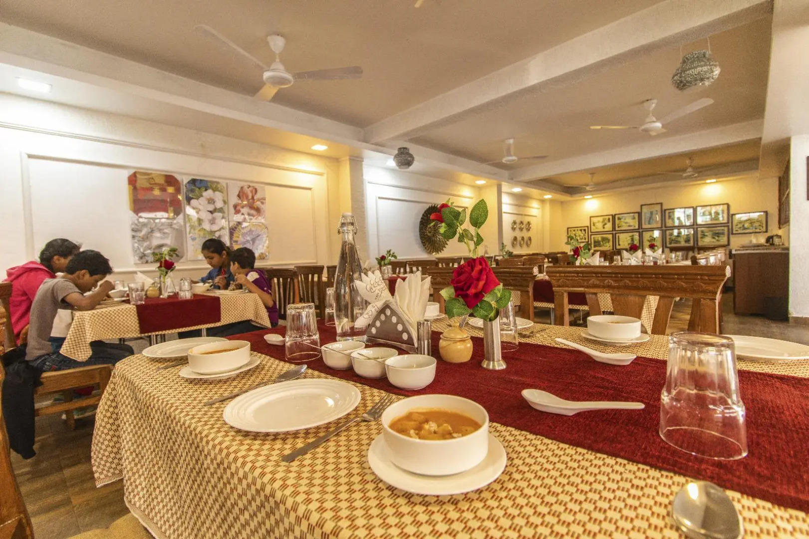 WOW STAYZ2 Misty Meadows