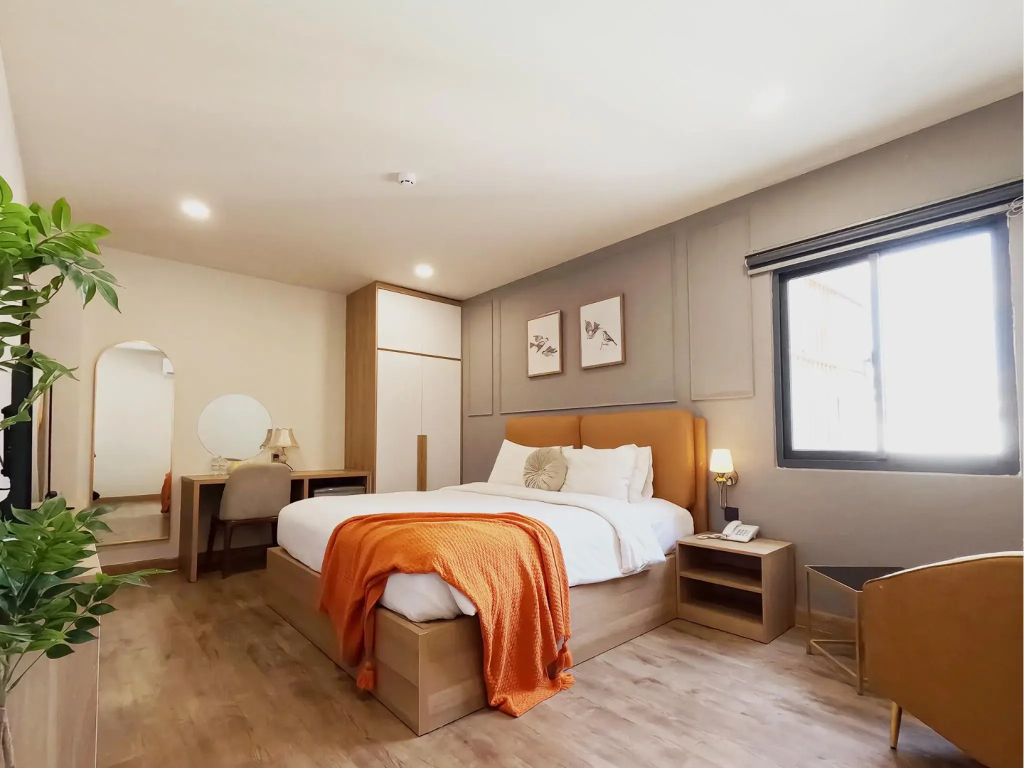 SAZI Resin Hotel - Free Nails/HairWash