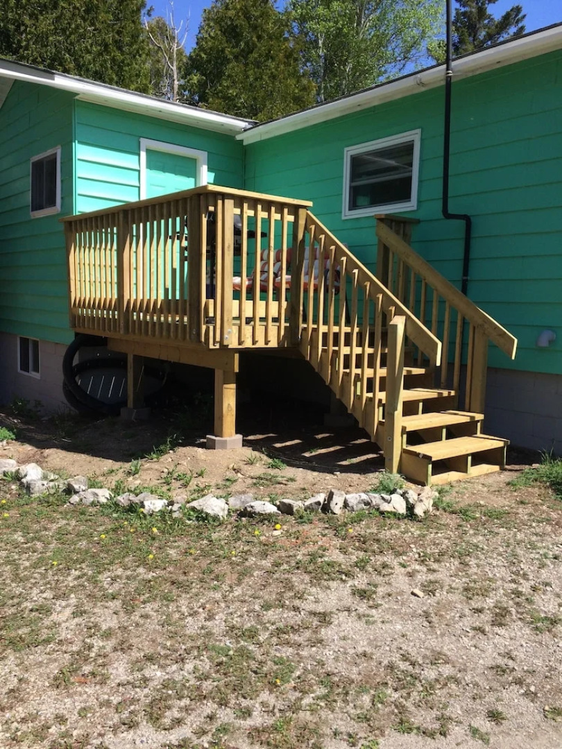 Mikinaak Cottage & Cabin Rentals