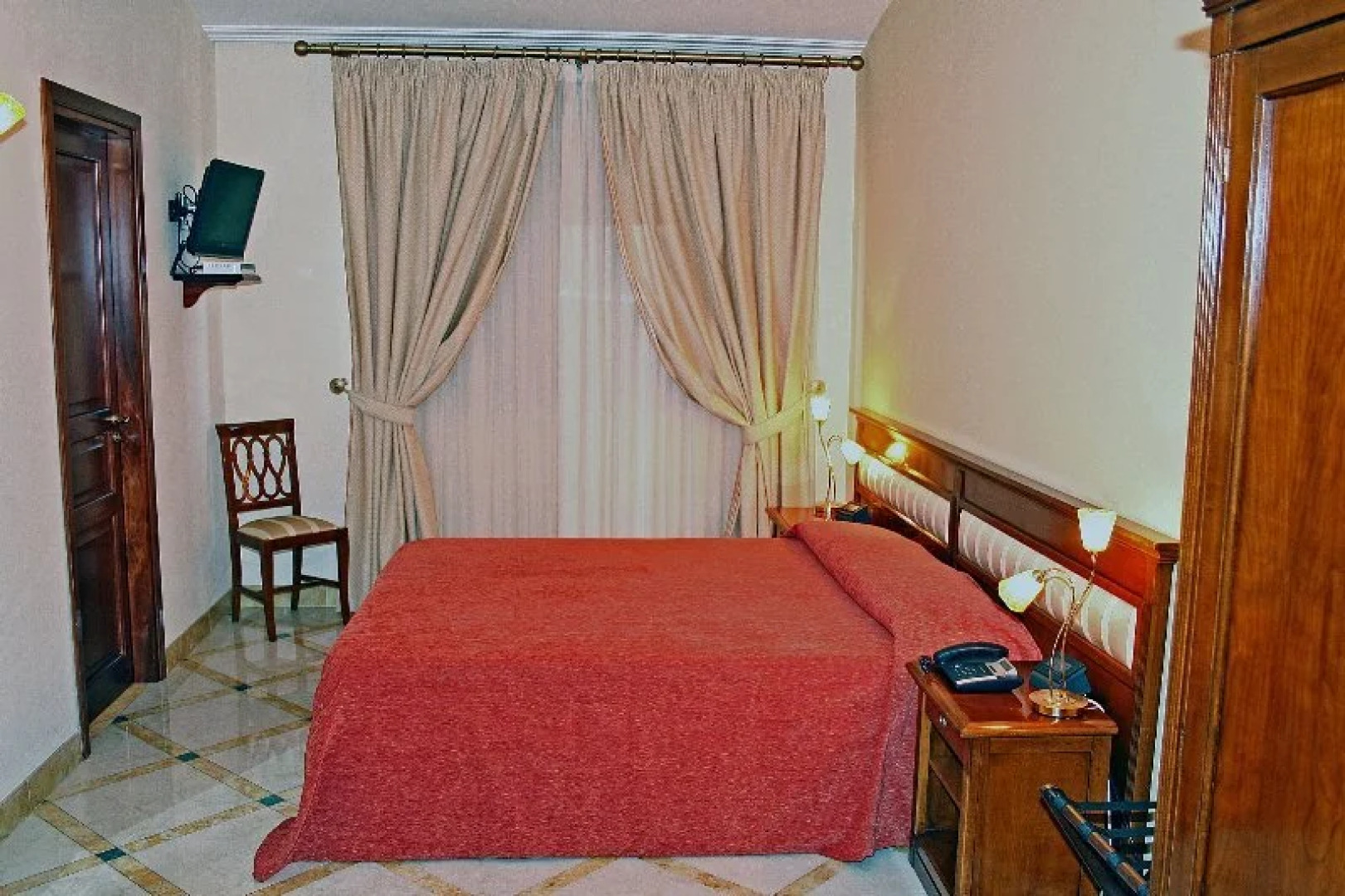Ypsigro Palace Hotel