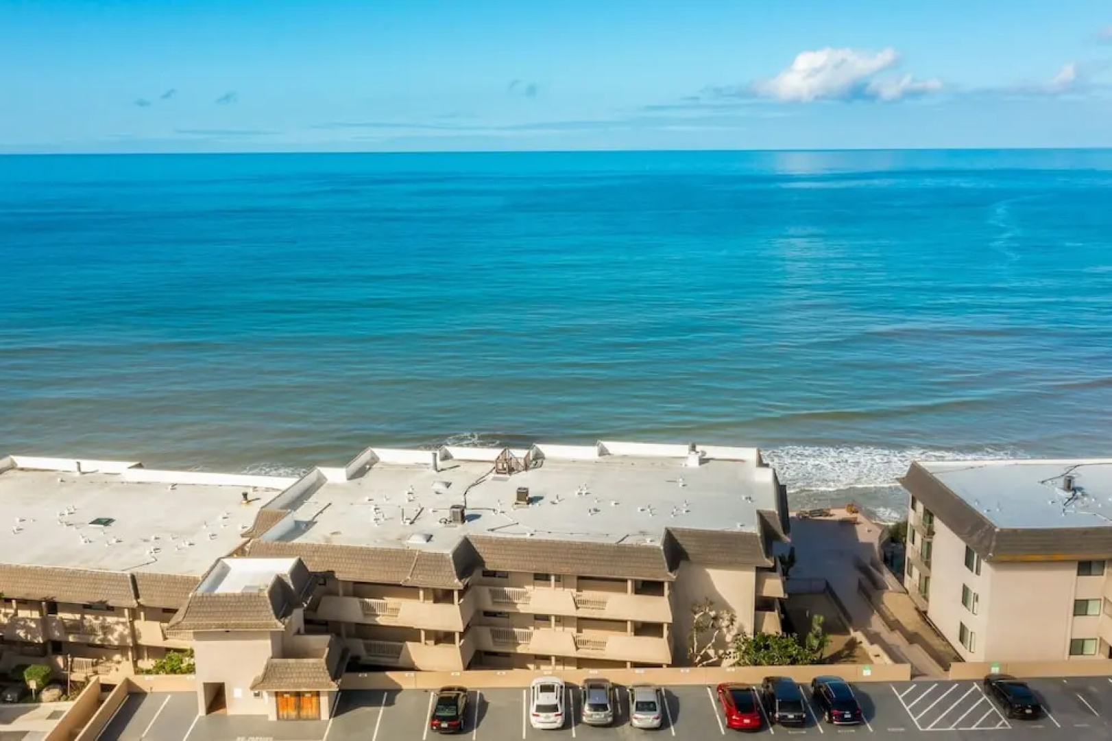 Dmbc 823b 2 Bedroom Condo by RedAwning