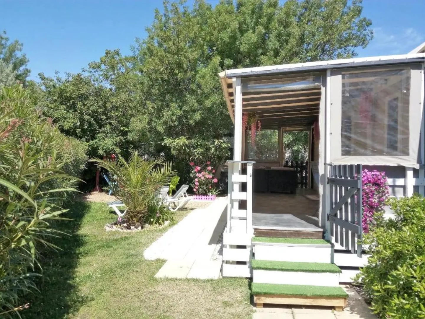 MH, 3 Ch, 43m2, climatisé, avec terrasse fermée de 18m2, super équipé, parc aquatique, draps, linge de maison inclus