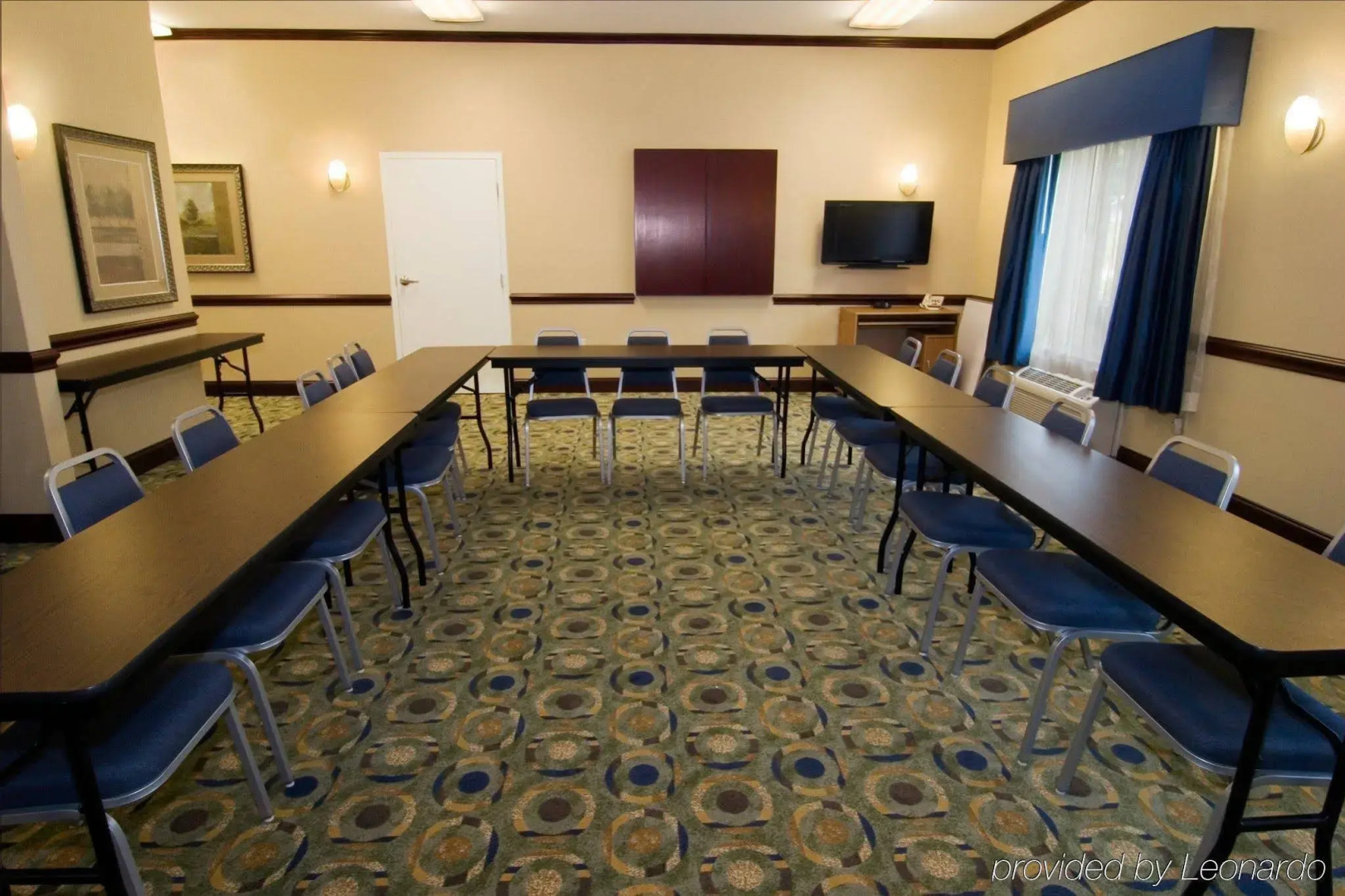 Holiday Inn Express & Suites Allentown West by IHG