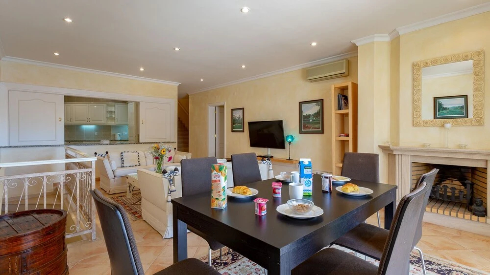 T2 Tennis Apartment