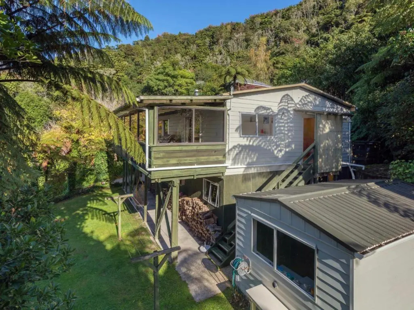Family Fun at The Lake - Lake Tarawera Holiday Home