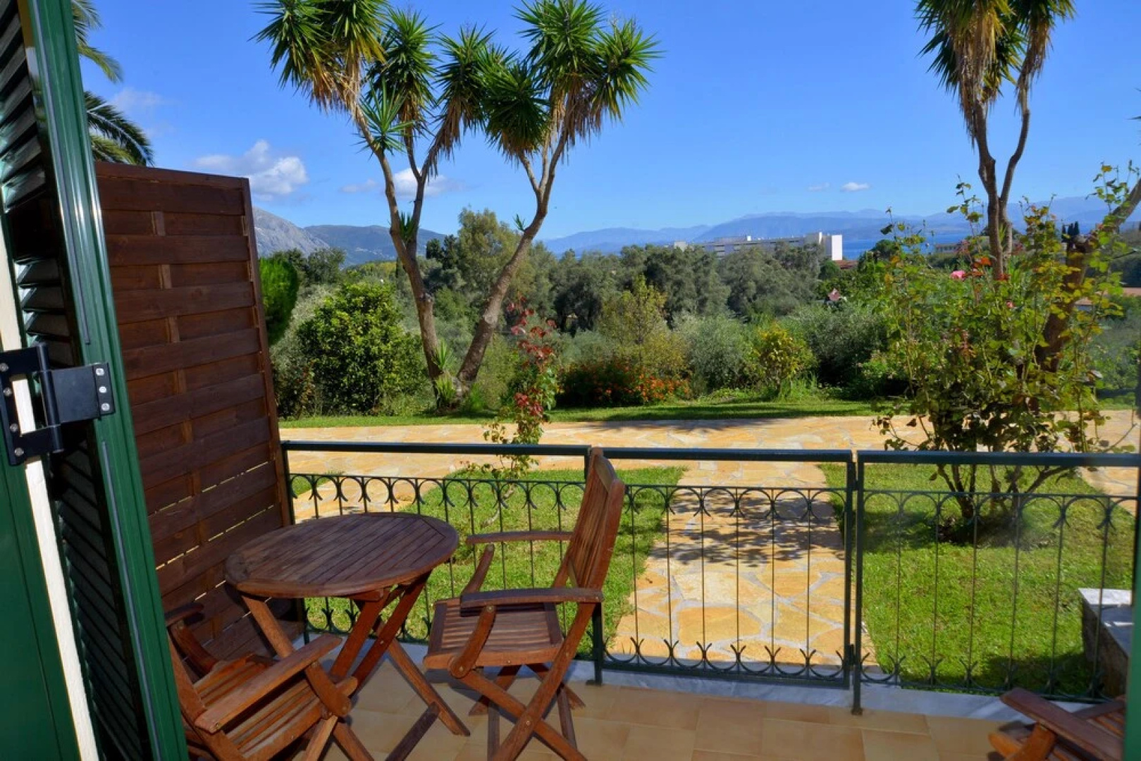 Alexandros Apartments