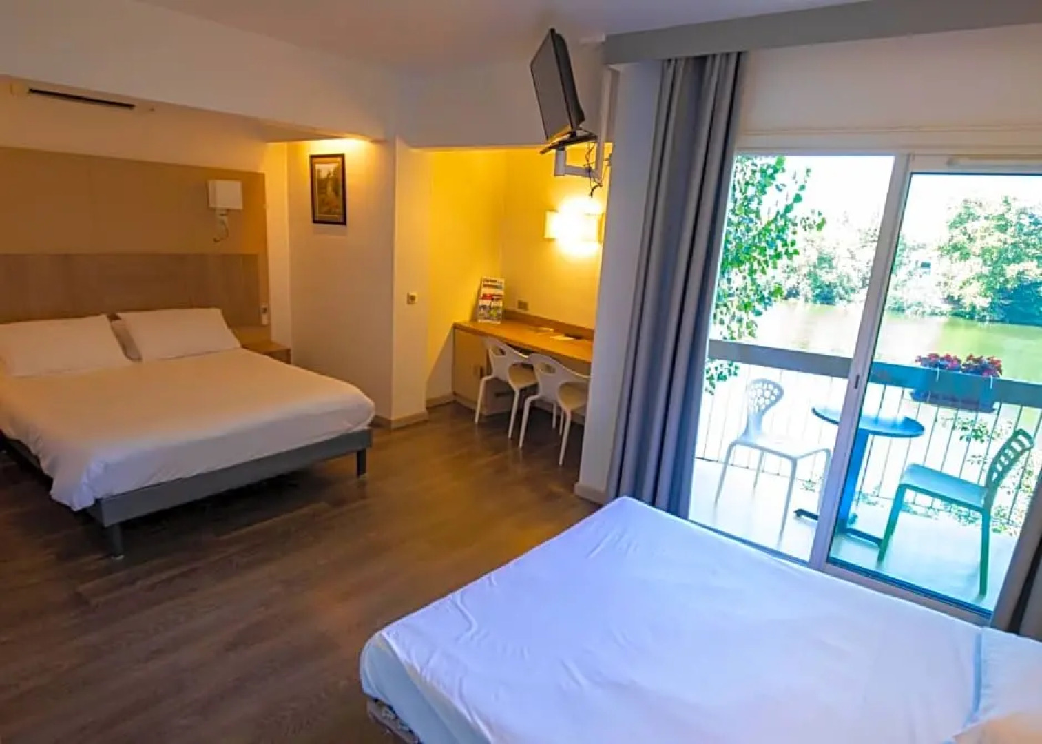 La Chartreuse Logis Hotel Restaurant