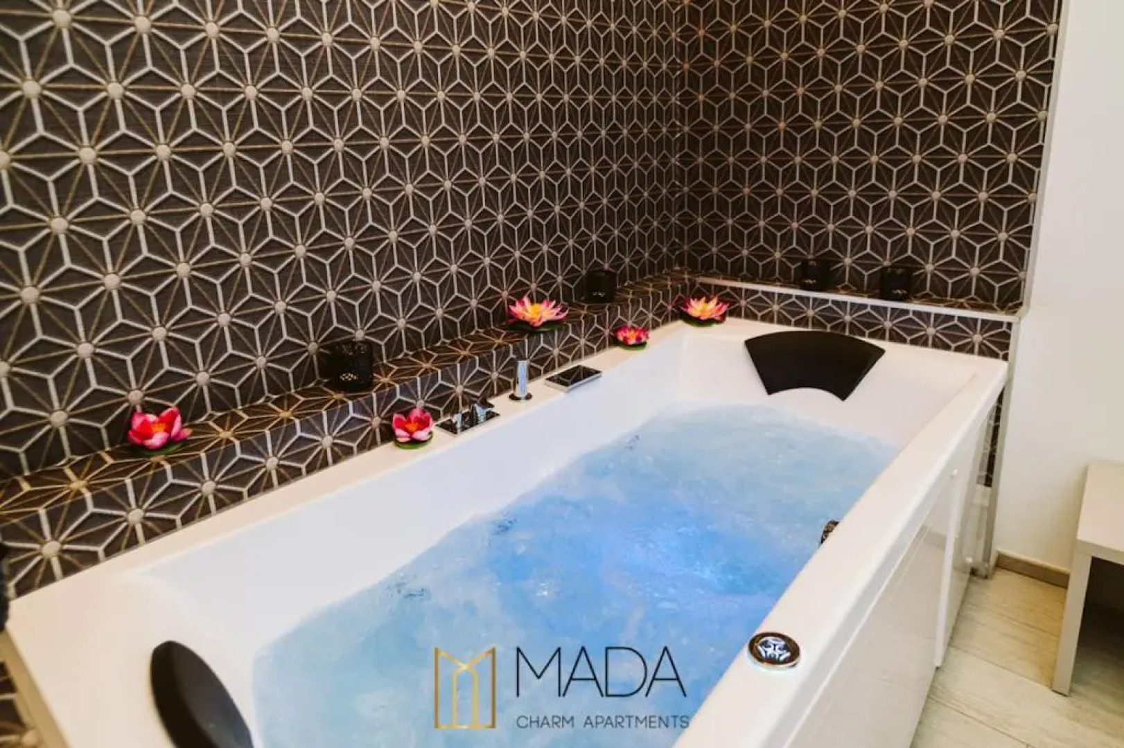 MaDa Charm Apartment Jacuzzi