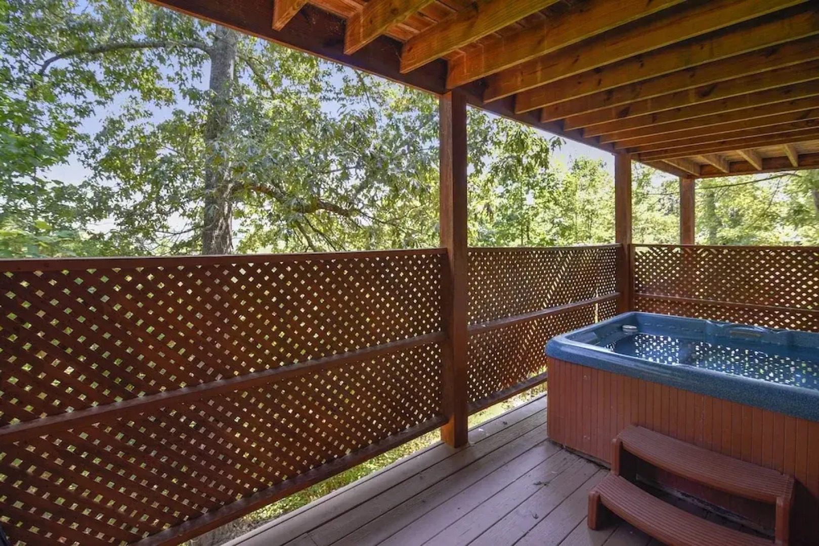 Mountain Serenity 2 Bedroom Cabin by RedAwning