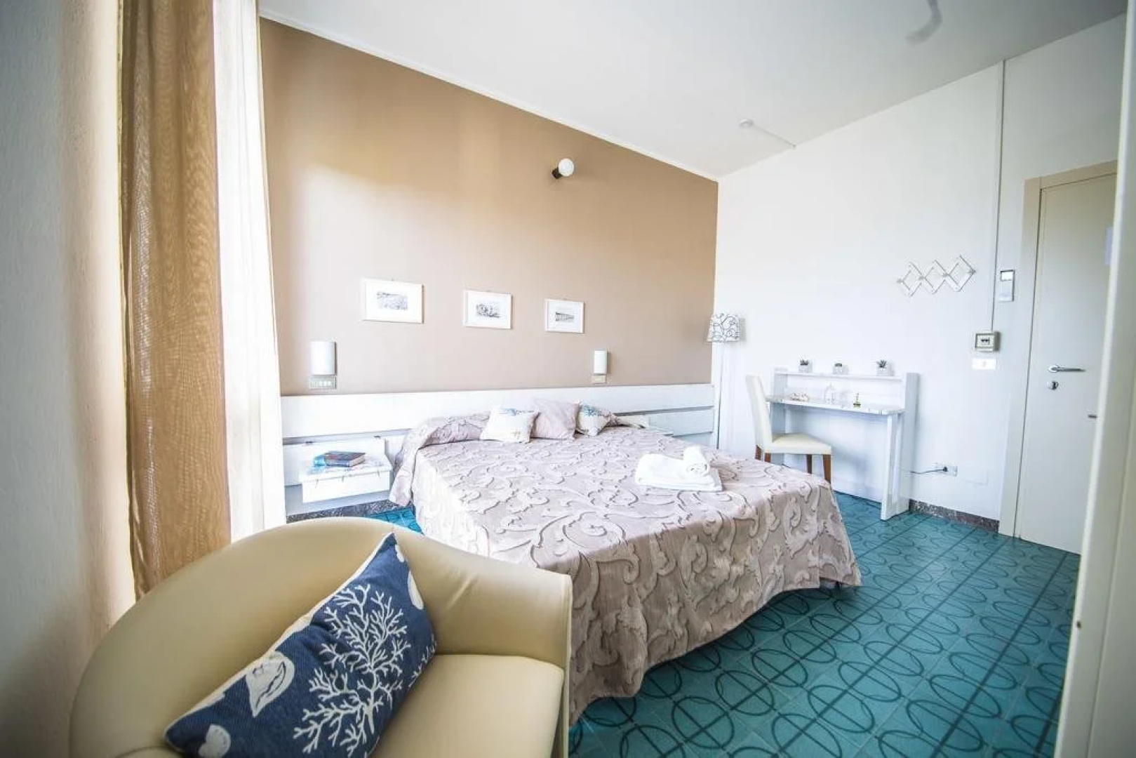Renzo Hotel