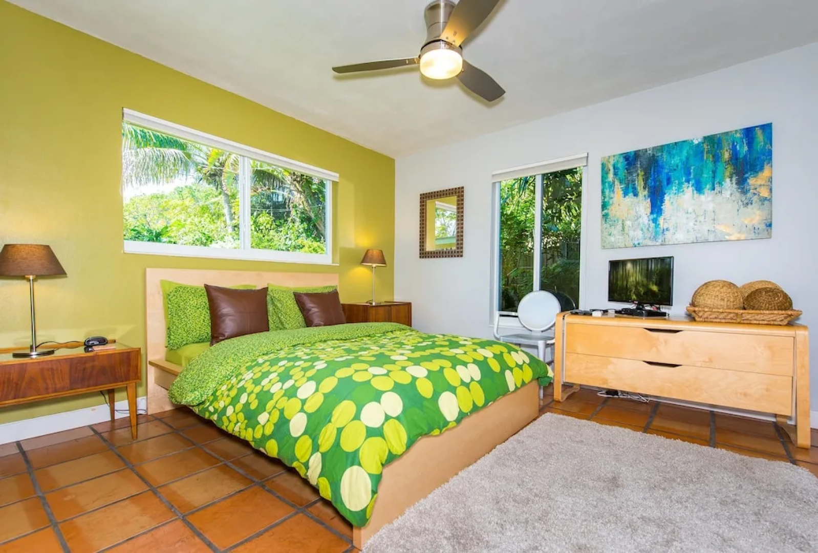 Lush Oasis Home - 2 Br home by RedAwning