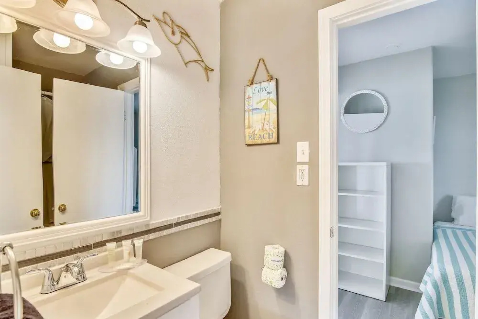 Betsy'S Beachfront Cottage