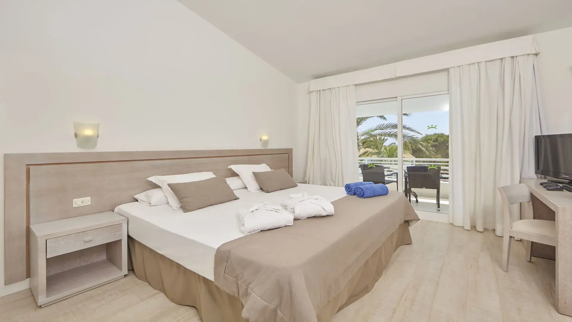 Prinsotel La Caleta Hotel And Apartments