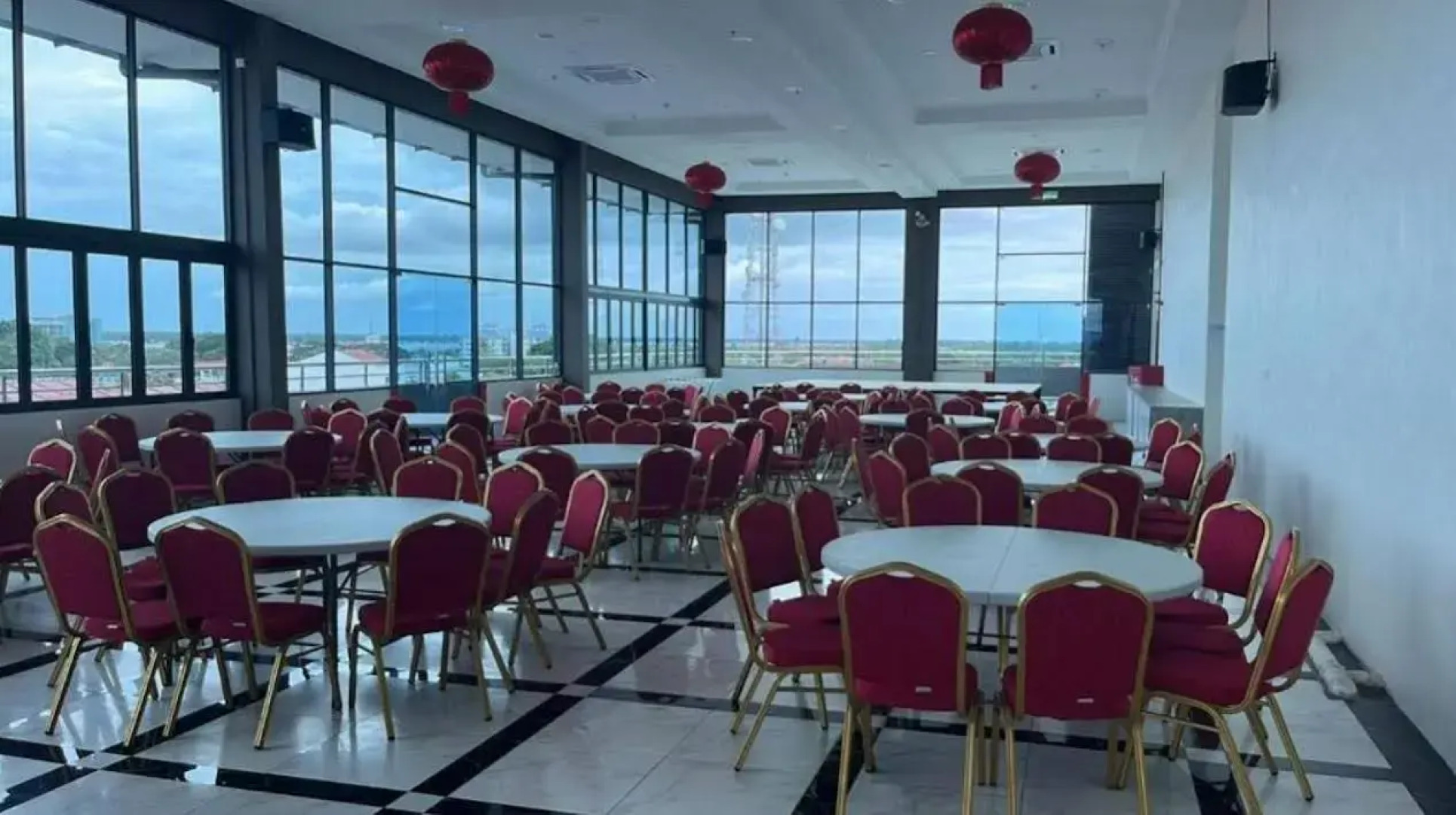 Wing Tat Grand Hotel