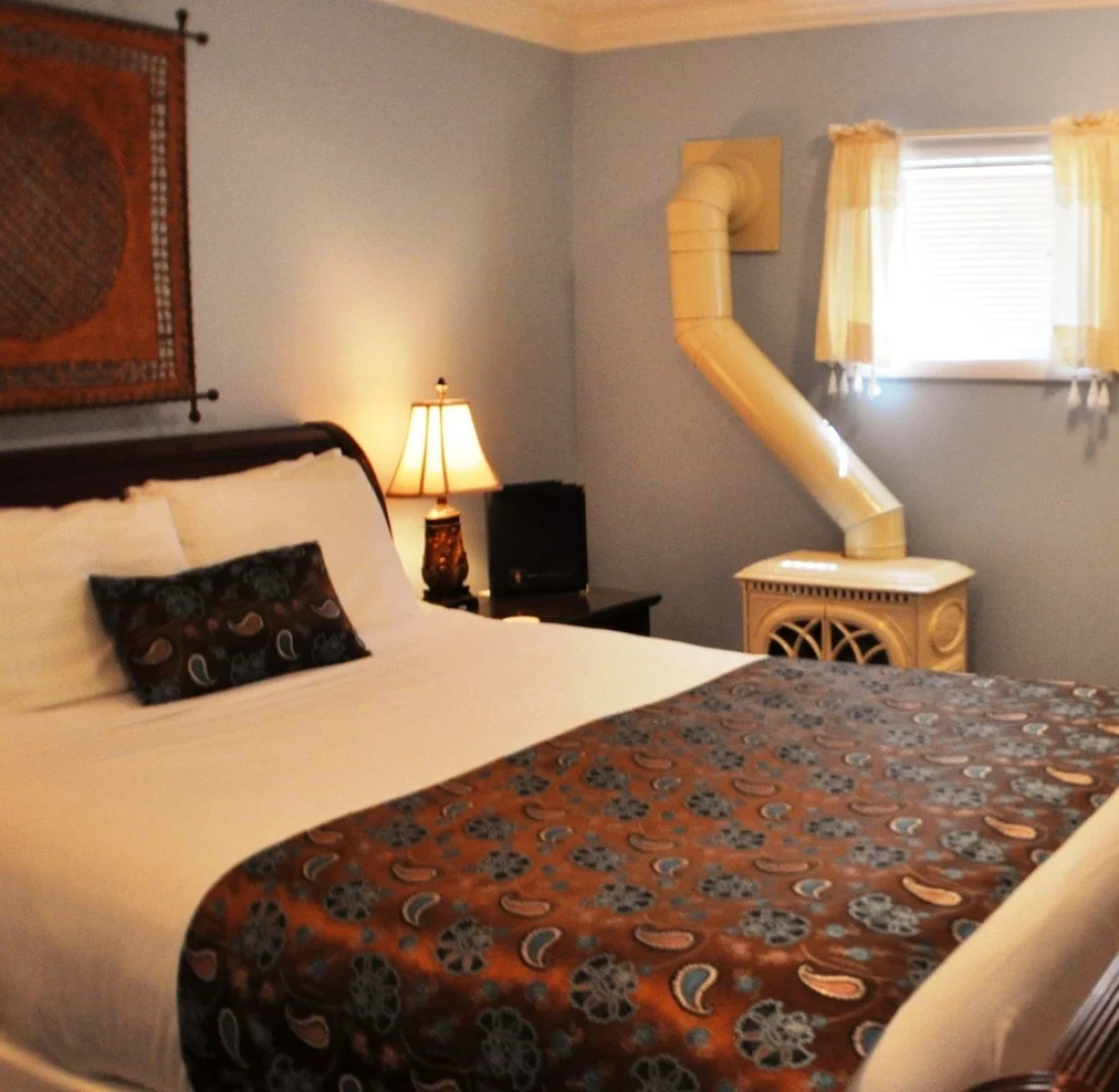 Carmel Cove Inn at Deep Creek Lake