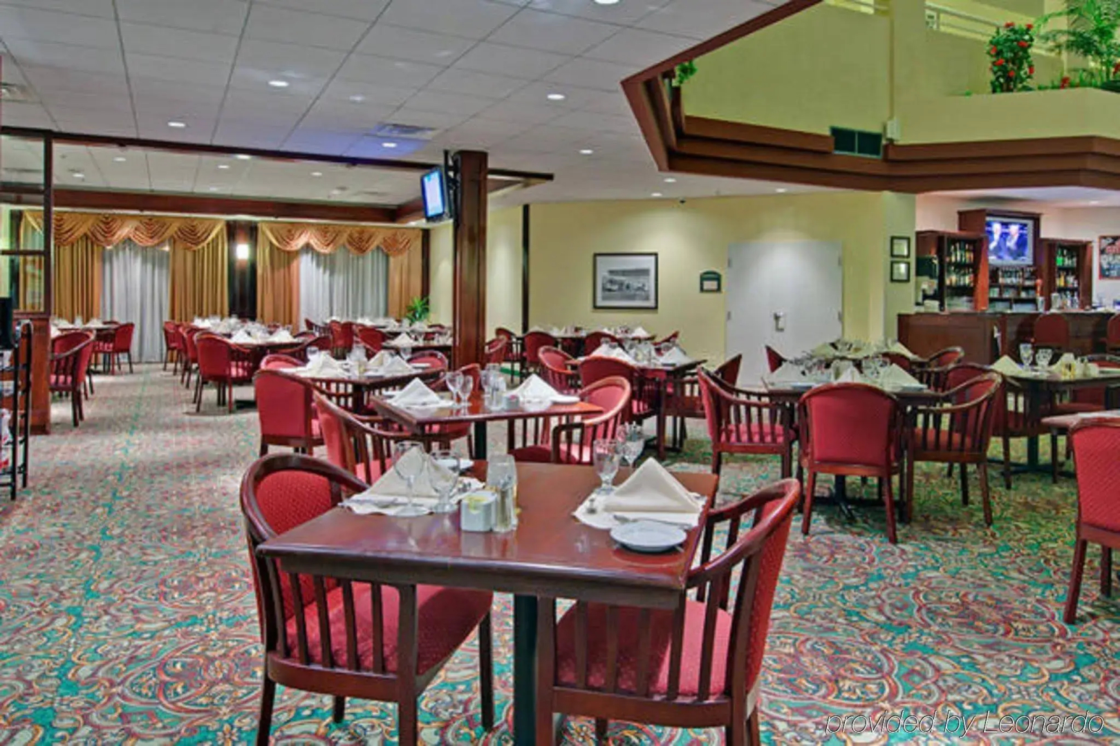 Holiday Inn Montreal Longueuil by IHG