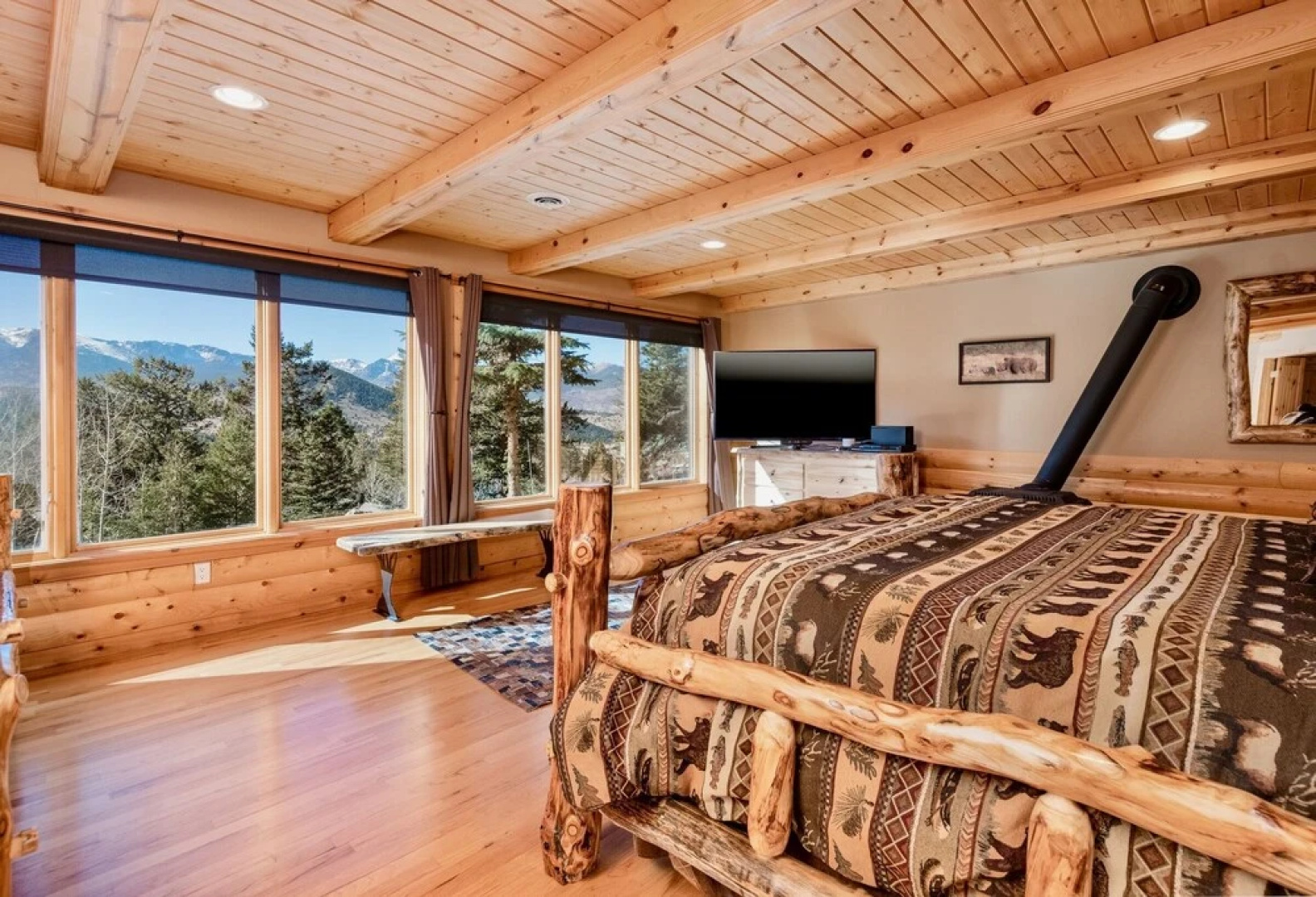 Awestruck Luxury Vacation  At Windcliff 3 Bedroom Home by RedAwning