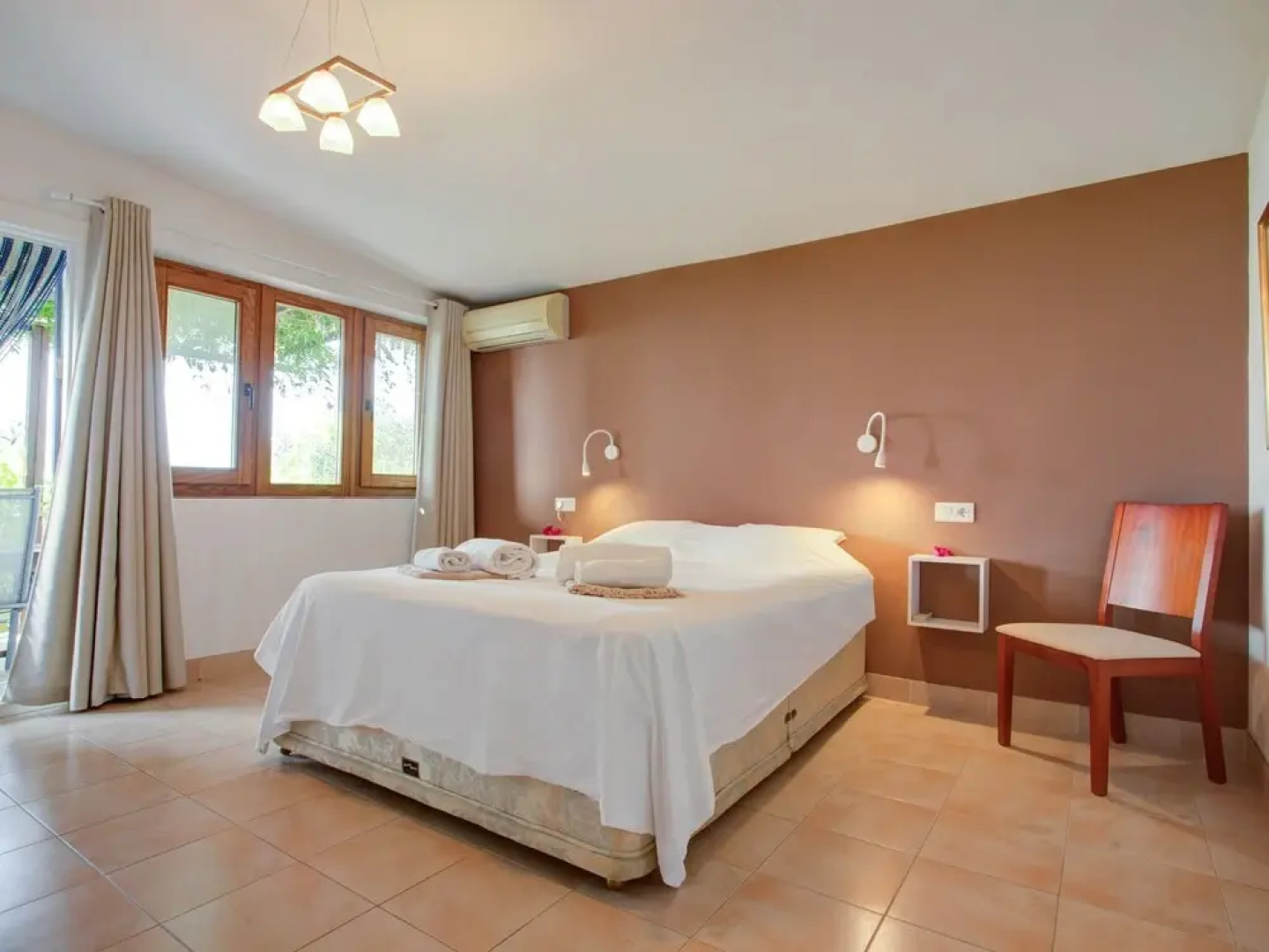 Serene Holiday Home in Sayalonga With Private Pool