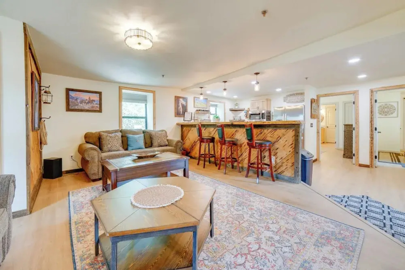 Steps to C Street & Saloons! Virginia City Getaway