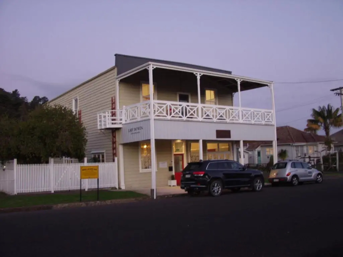 Lady Bowen Bed & Breakfast