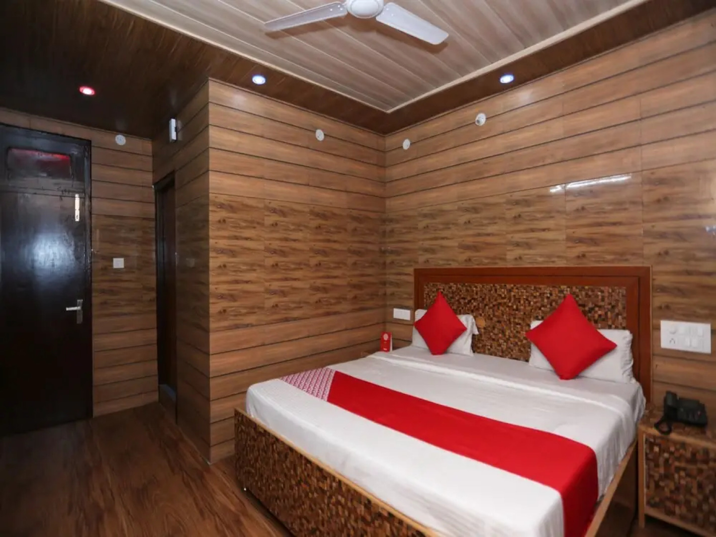 OYO 28835 Hotel Star