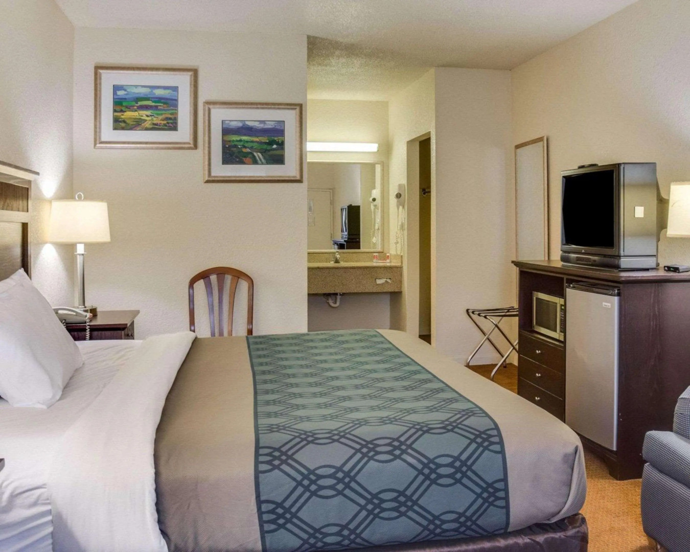 Quality Inn & Suites Suffolk West