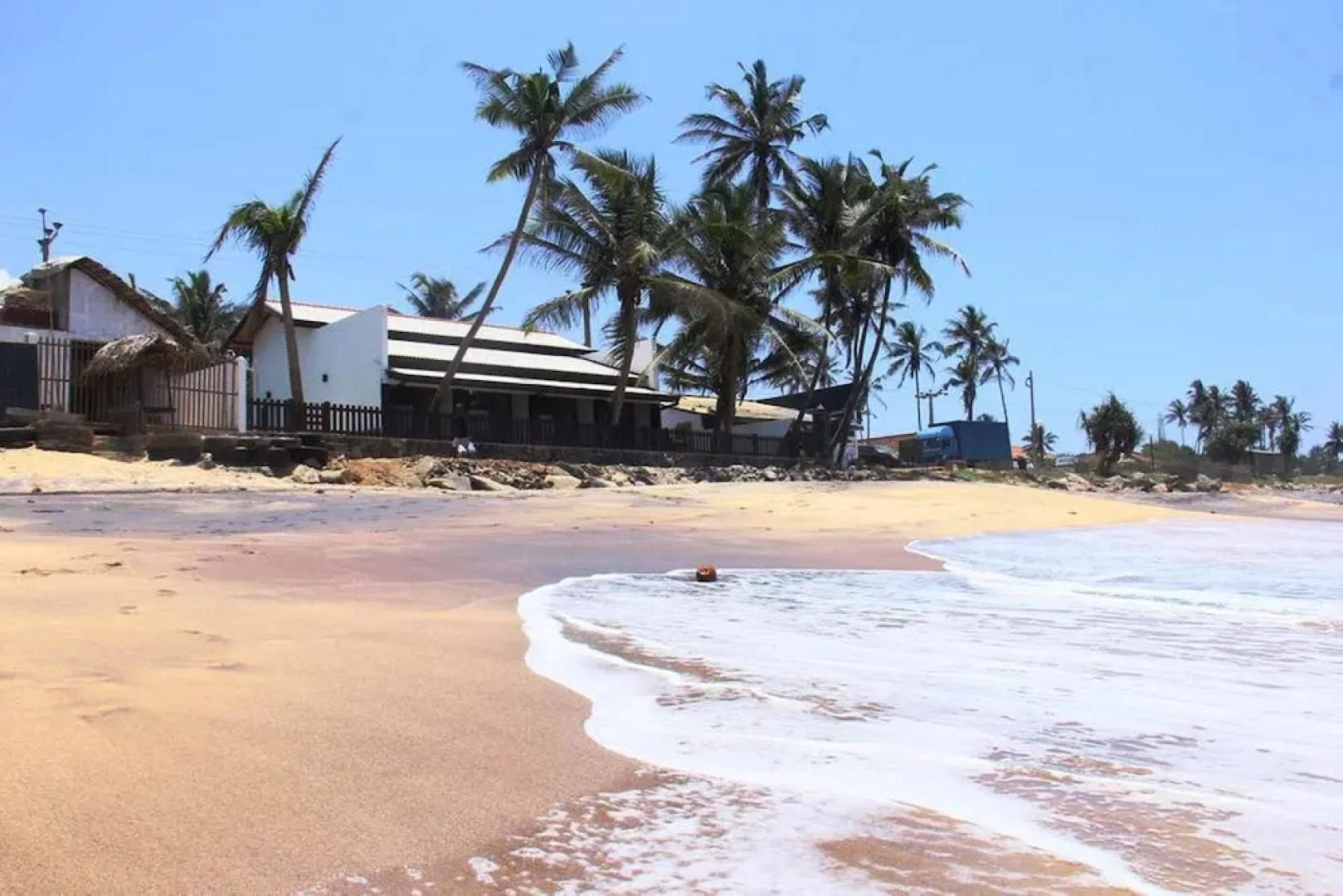 Love Birds Beach Hotel