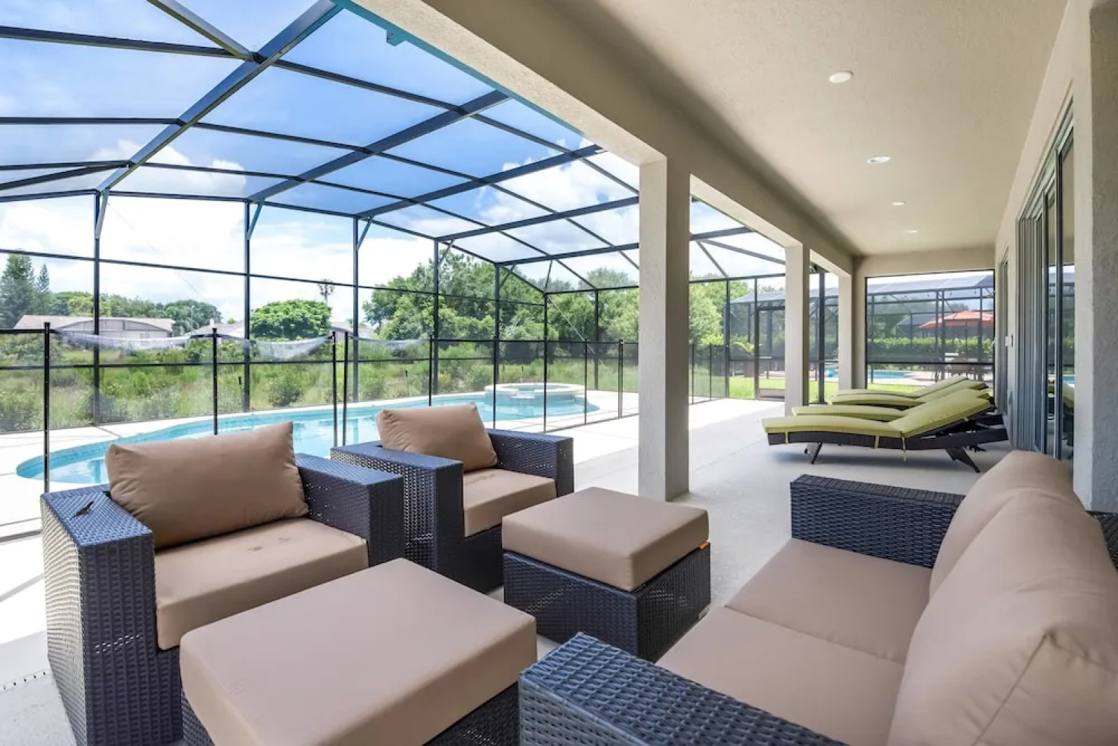 Solterra - 5212 Oakbourne Avenue