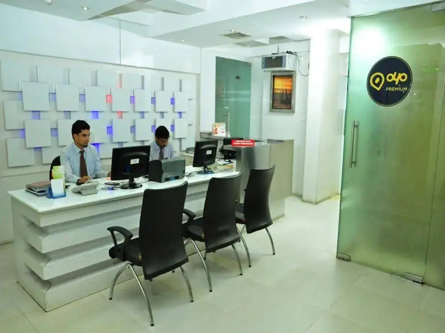OYO Premium Calicut Railway Station