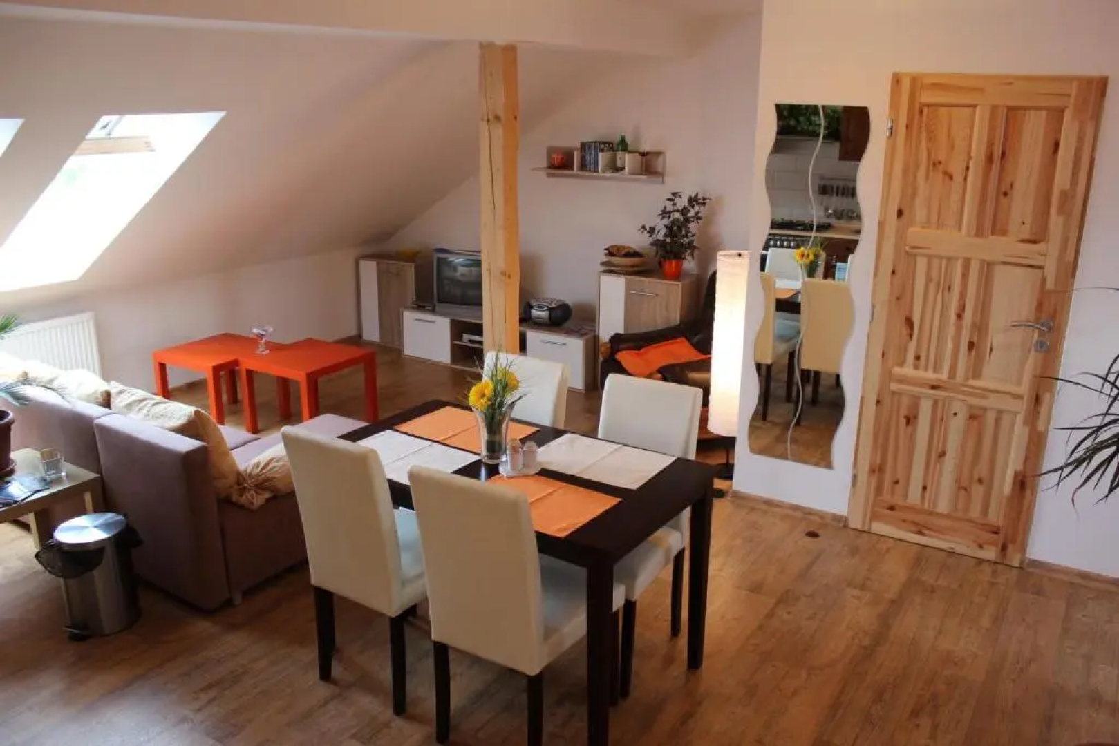 Orange Loft Apartment