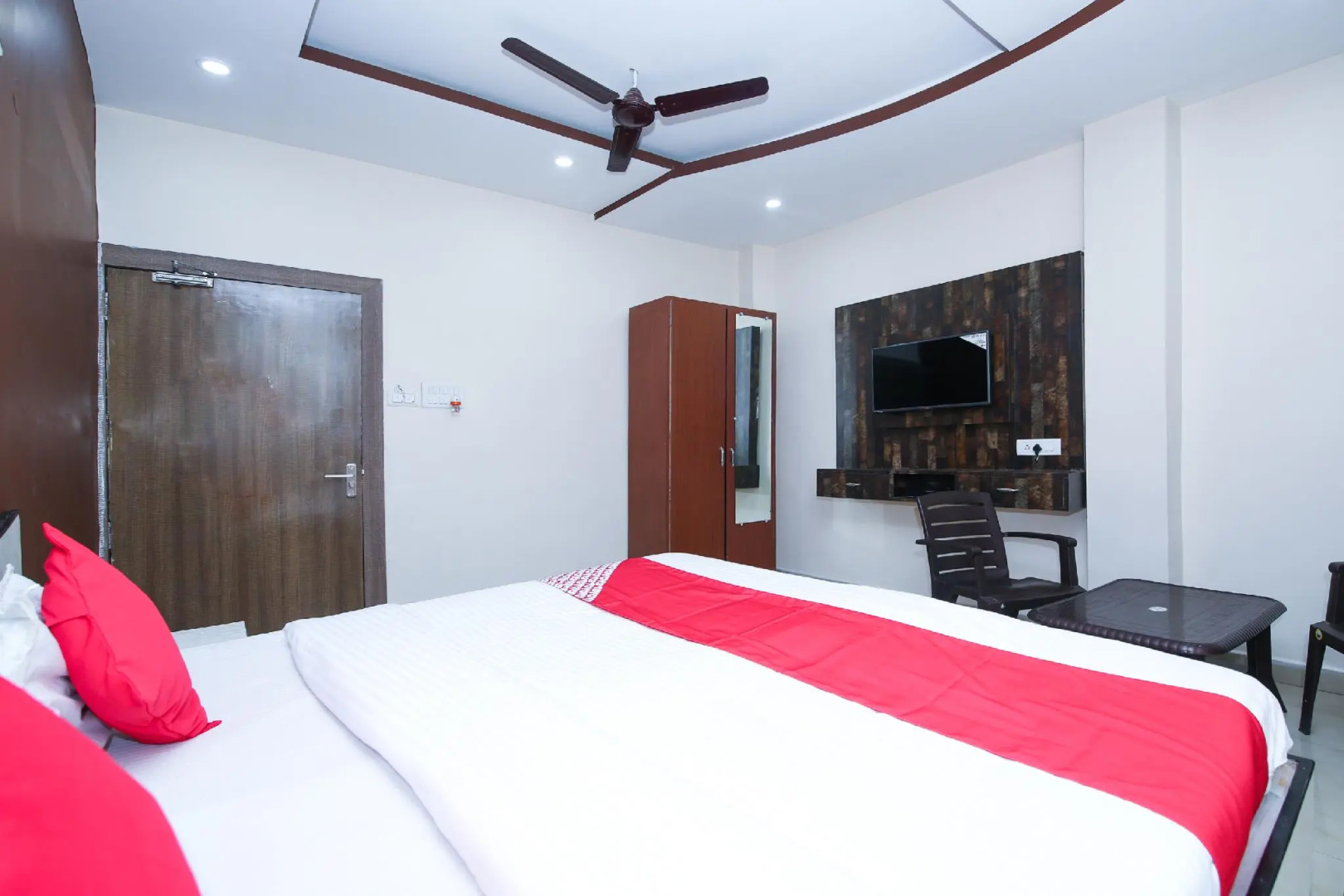 Capital O 2897 Hotel Bagga Inn