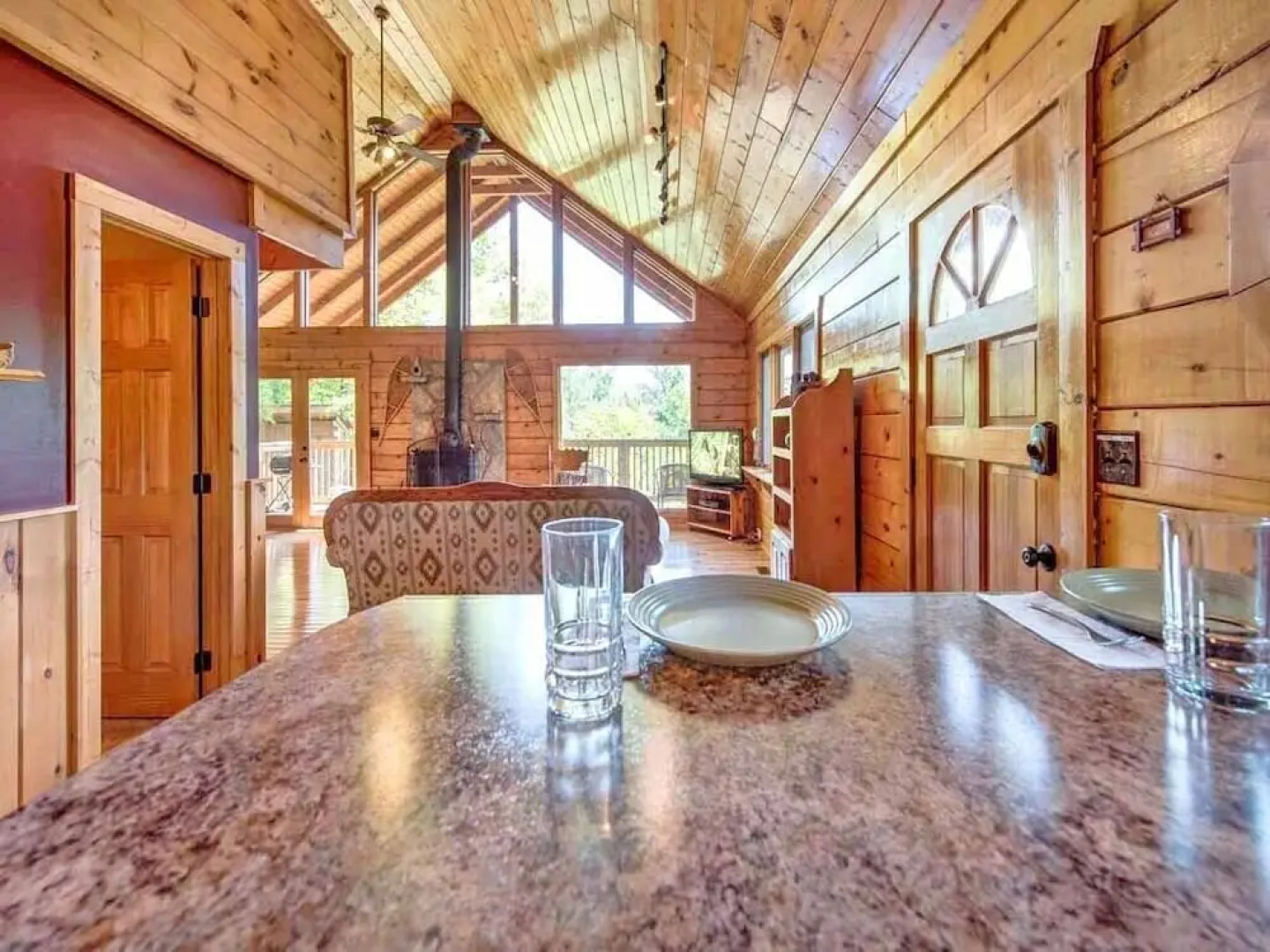 Seneca 1 Bedroom Home with Hot Tub