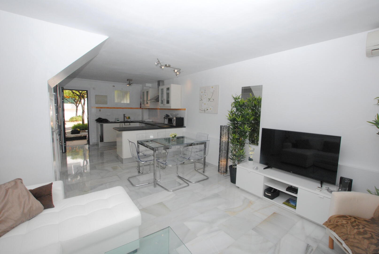 Lovely, modern beachfront duplex - Doña Lola - Mijas Costa - CS148