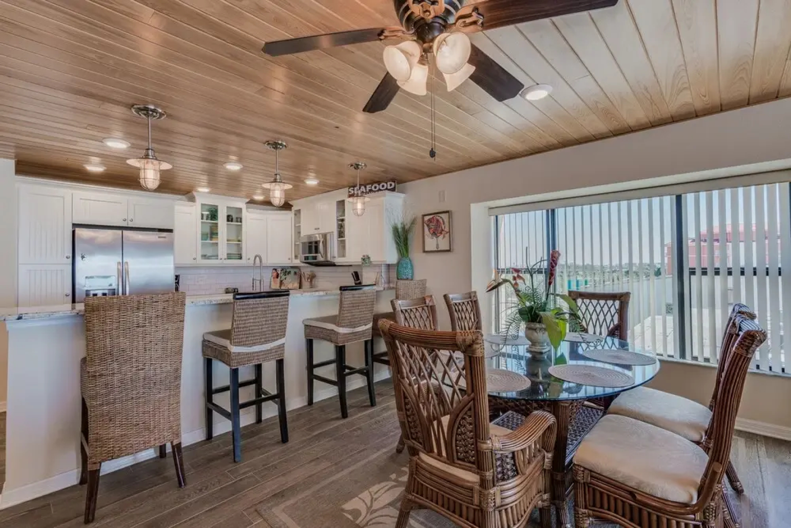 Shorehouse 401 by Vtrips