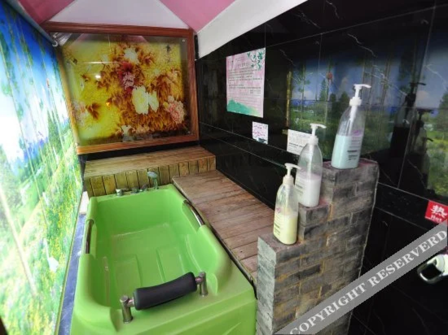 Yingyuetan Hotspring Hotel