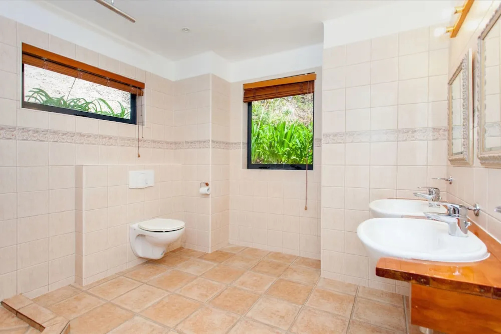 Absolute Beachfront Oneroa