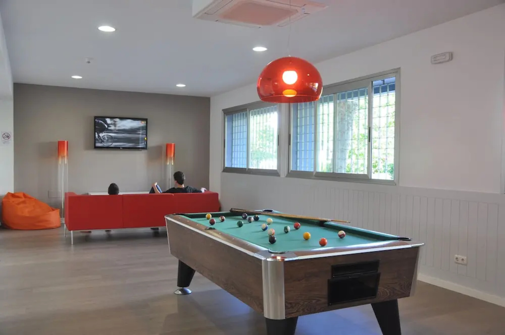 Residencia Universitaria Resa Tomás Alfaro Fournier - Centro Adscrito a REAJ - Campus Accomodation