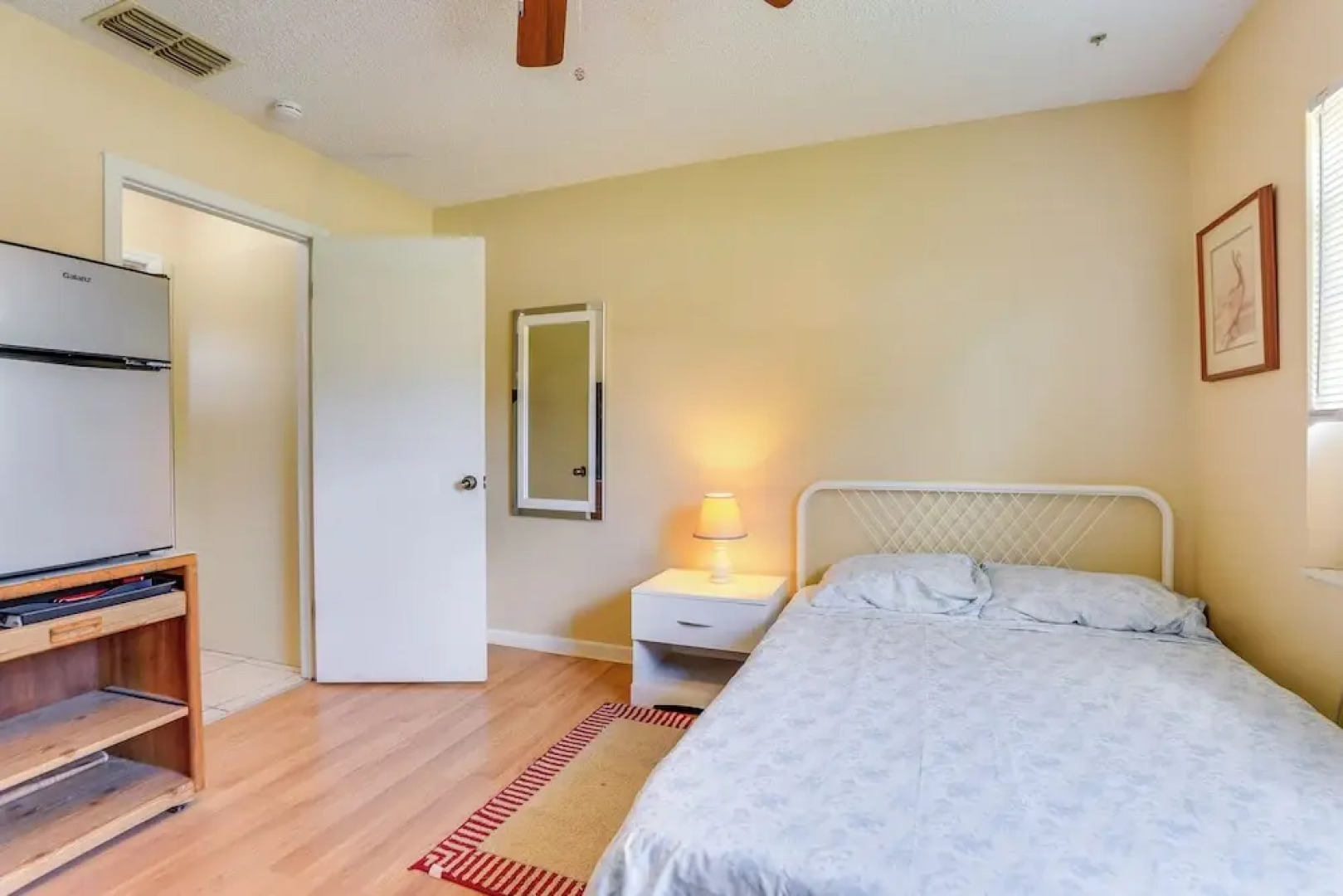 7 Mi to Beach: Pinellas Park Studio w/ Patio