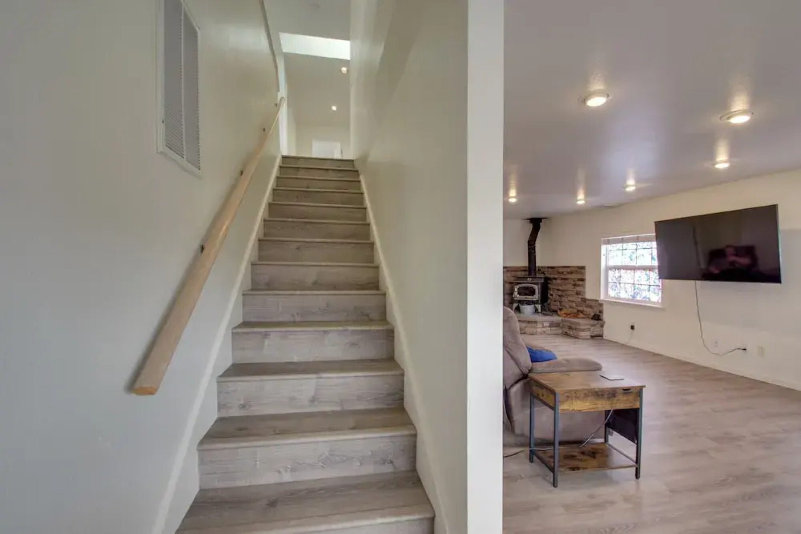 Crescent City Home w/ Hot Tub: Half-block to Beach